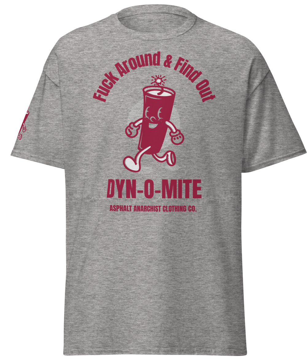 La camiseta con cuello redondo DYN-O-MITE